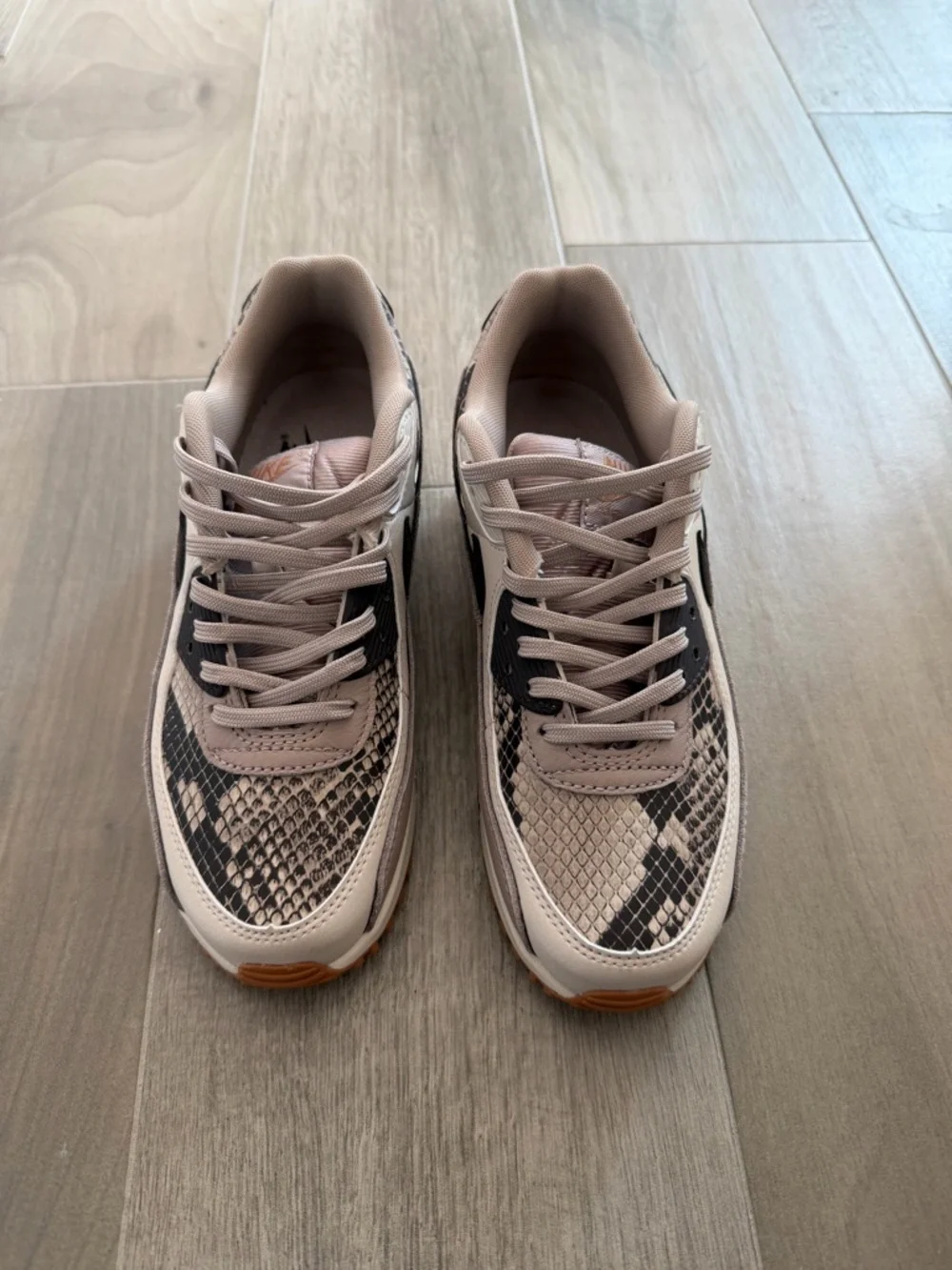 Women’s Nike Air Max 90 size 6.5 Snake Print - Picture 2 of 6